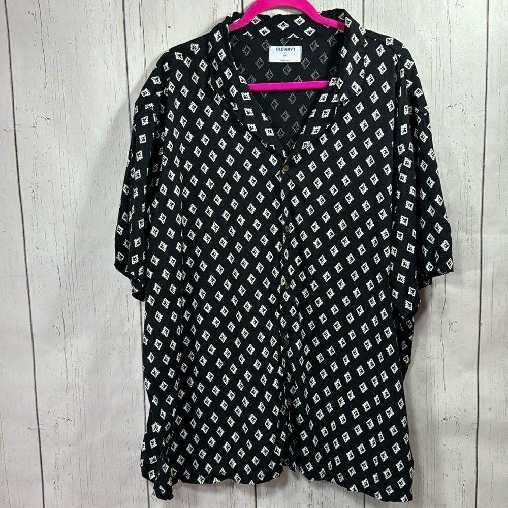 Old Navy Mens Short Sleeve Printed Button Down Black White Casual Shirt